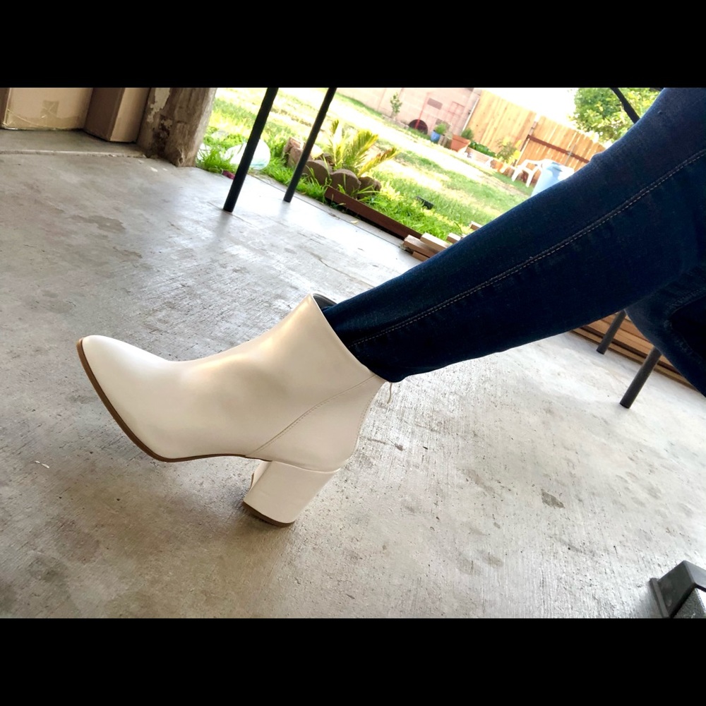 ❤️3X HP! White Vegan Leather Ankle Boots - Picture 8 of 9